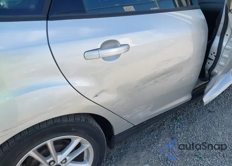 2016 Ford Focus Se z USA, uszkodzony, nr VIN 1FADP3F2XGL249265